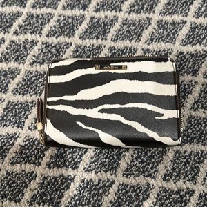 Stella and Dot zippered wallet